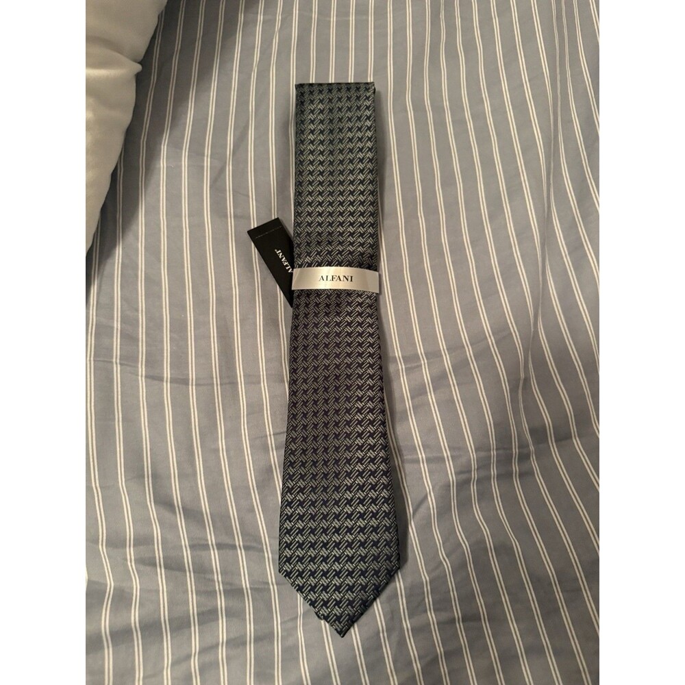 NWT Alfani Mens Tolbert Pattern Green 300 Necktie